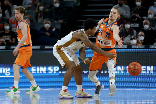 分以平局告 分以平局告