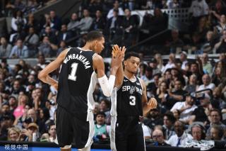 就在所有人 就在所有人