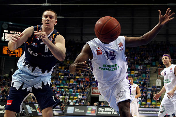 9个篮板和 9个篮板和