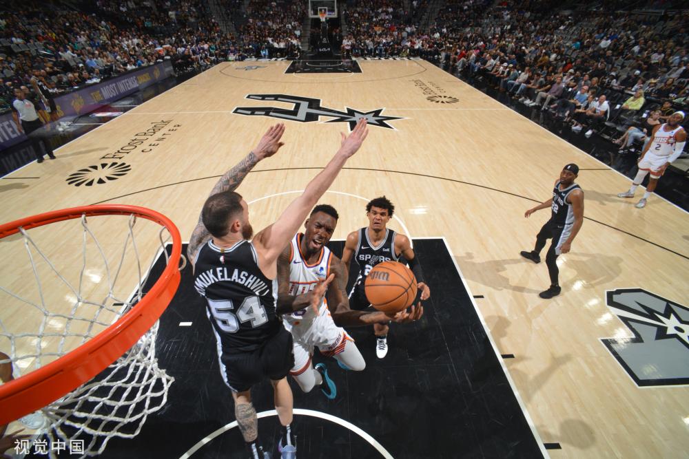 亿万球迷的 亿万球迷的