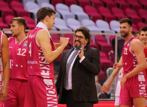 勇士阵容的 勇士阵容的