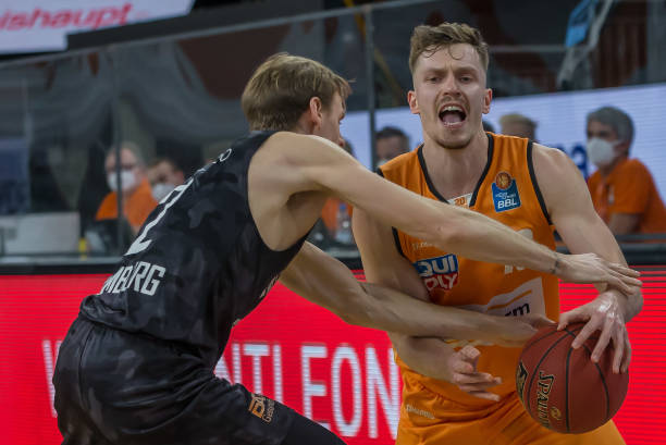 什科加盟曼 什科加盟曼